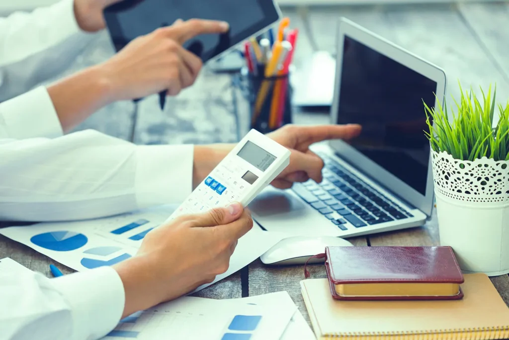 Best High-Yield Checking Accounts in 2026:  Guide to Earning More on Your Everyday Money