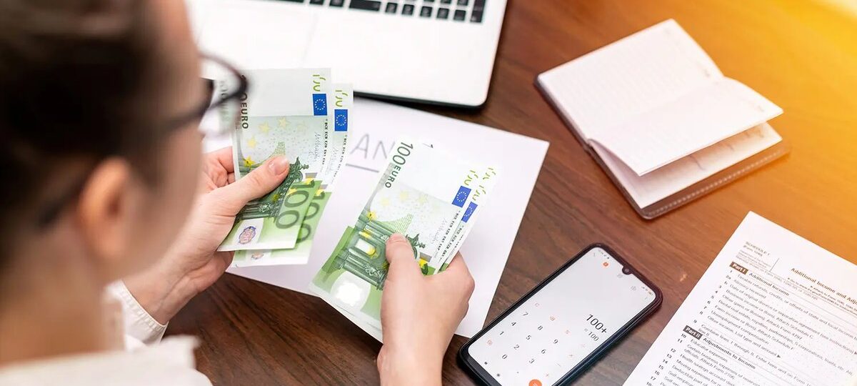 How to stop living paycheck to paycheck: a step-by-step plan